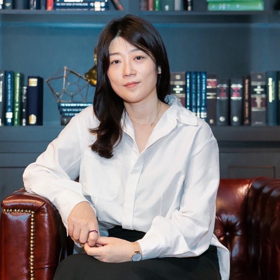 Director Lim Sun-ae Wins Award at the Seoul International Women’s Film Festival